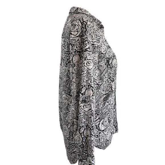 Rock & Republic Women's Rose Print Button Up Shirt Size Medium 100% Rayon - Picture 3 of 5